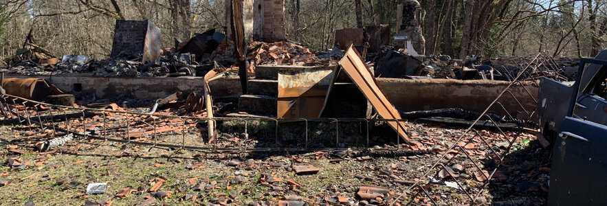 Besökare hos en bilkyrkogård glömmer lätt miljösabotörerna i Sjöbo