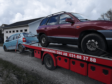 Skrotbilar från bilskrot förvandlas i Göteborg genom byte av startmotor på Alfa-Alfetta