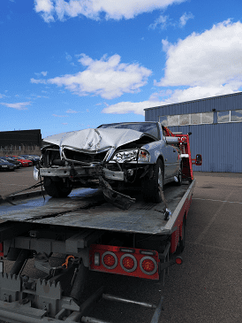 Naturvårdsverket och bilskrot löser skrotbilsproblem för Volvo-164 från Göteborg