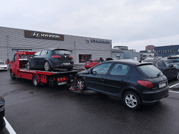 Skrotbilscentral som hämtar trasiga bilar i Göteborg