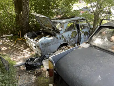 Besiktning i Karlskoga ger skrotbilar hopp om framtiden på bilskrot