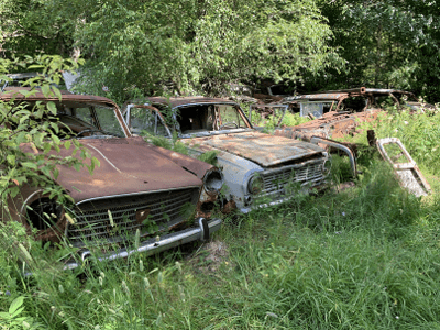 Olagliga uppställningsplatser för skrotbilar i Härryda
