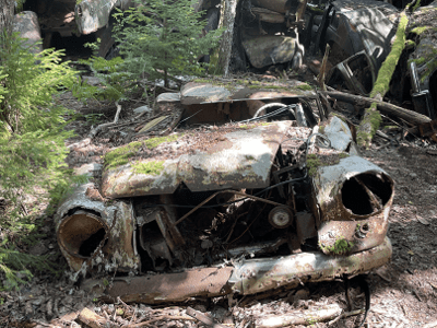 Miljöfrågor i skymundan med skrotbilar från bilskrot i Kållered