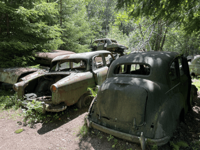 Nedskräpning av skrotbilar i Kungsbacka