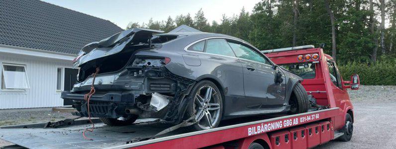 Bärgning krockad bil till bilskrot i Göteborg
