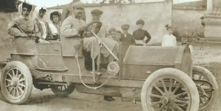 1910 års ALFA 24 HP, bolagets första bil ritad av Giuseppe Merosi