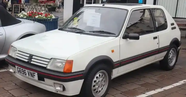 Peugeot 205 GTI 1.6, den klassiska varmluckan