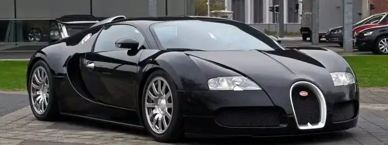 Bugatti Veyron 16.4 sedd framifrån, hyperbilen med 1001 hästkrafter