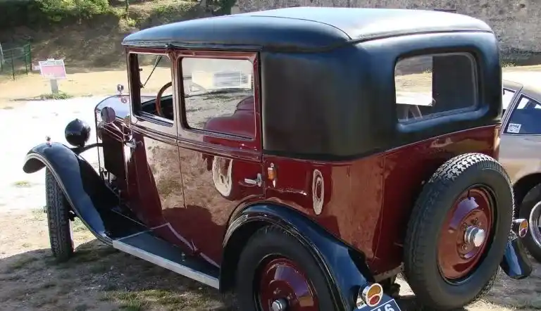 Peugeot 201 av 1930 års modell, märkets första massbil