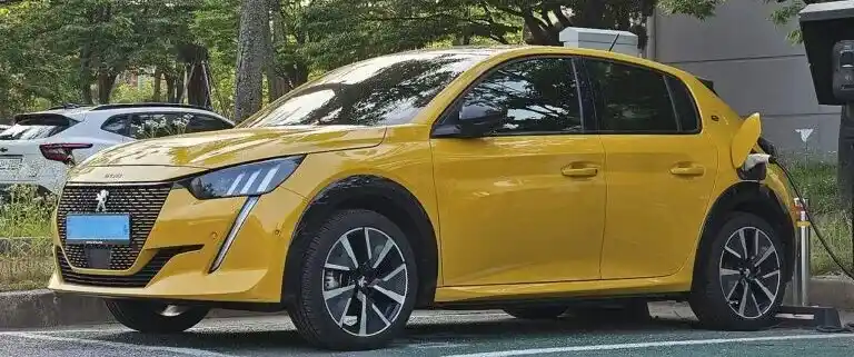 Peugeot e-208 GT, Peugeots elbil i Stellantis-eran